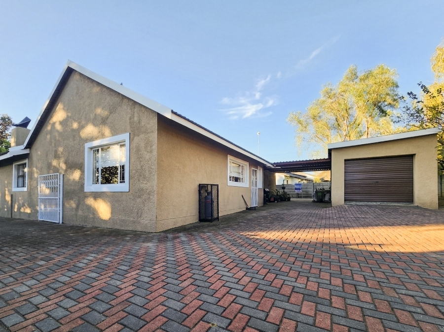 3 Bedroom Property for Sale in Sasolburg Ext 11 Free State